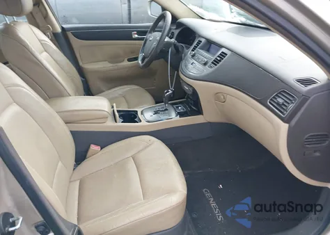 2009 Hyundai Genesis 3.8 z USA, uszkodzony, nr VIN KMHGC46E49U038669